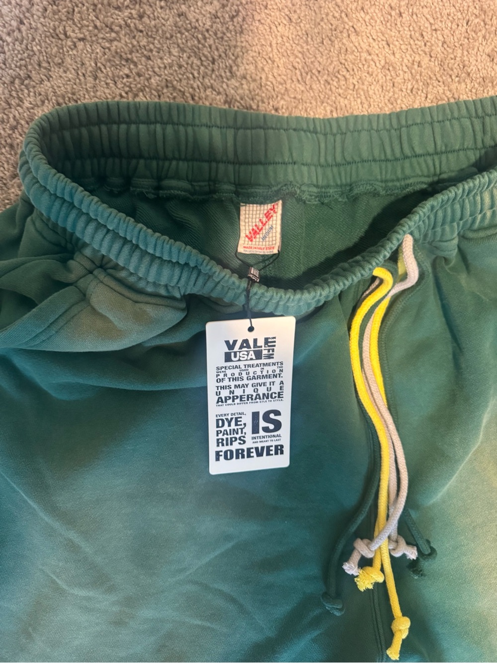VALE FOREVER 3/4 Sweatshorts - Picture 7 of 8